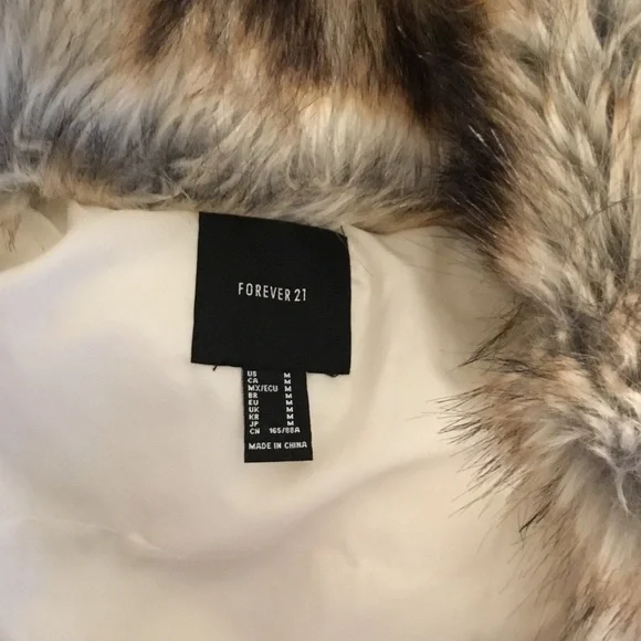 Forever 21 off White Puffer Jacket with Faux Fur Collar - Picture 5 of 5
